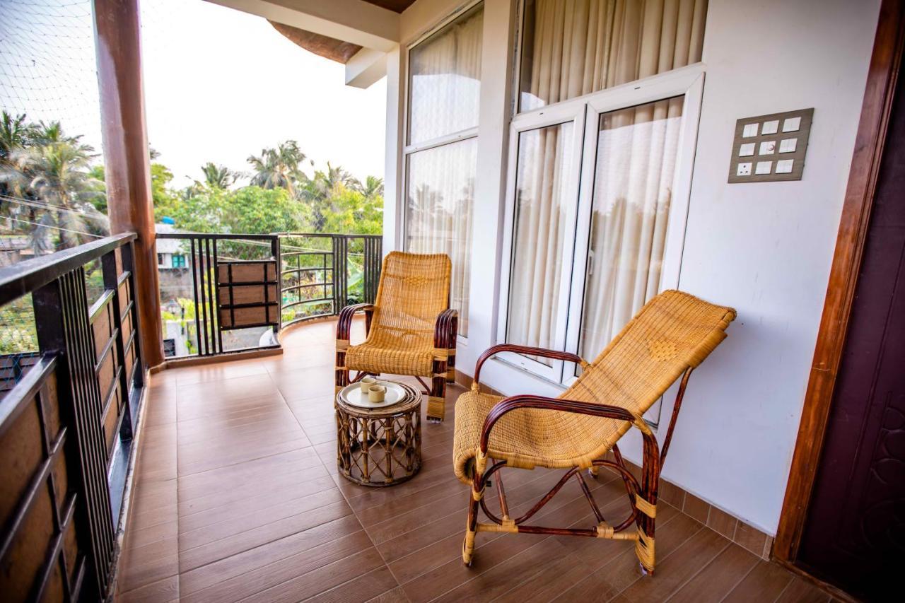 Waves Beach House Puducherry Buitenkant foto