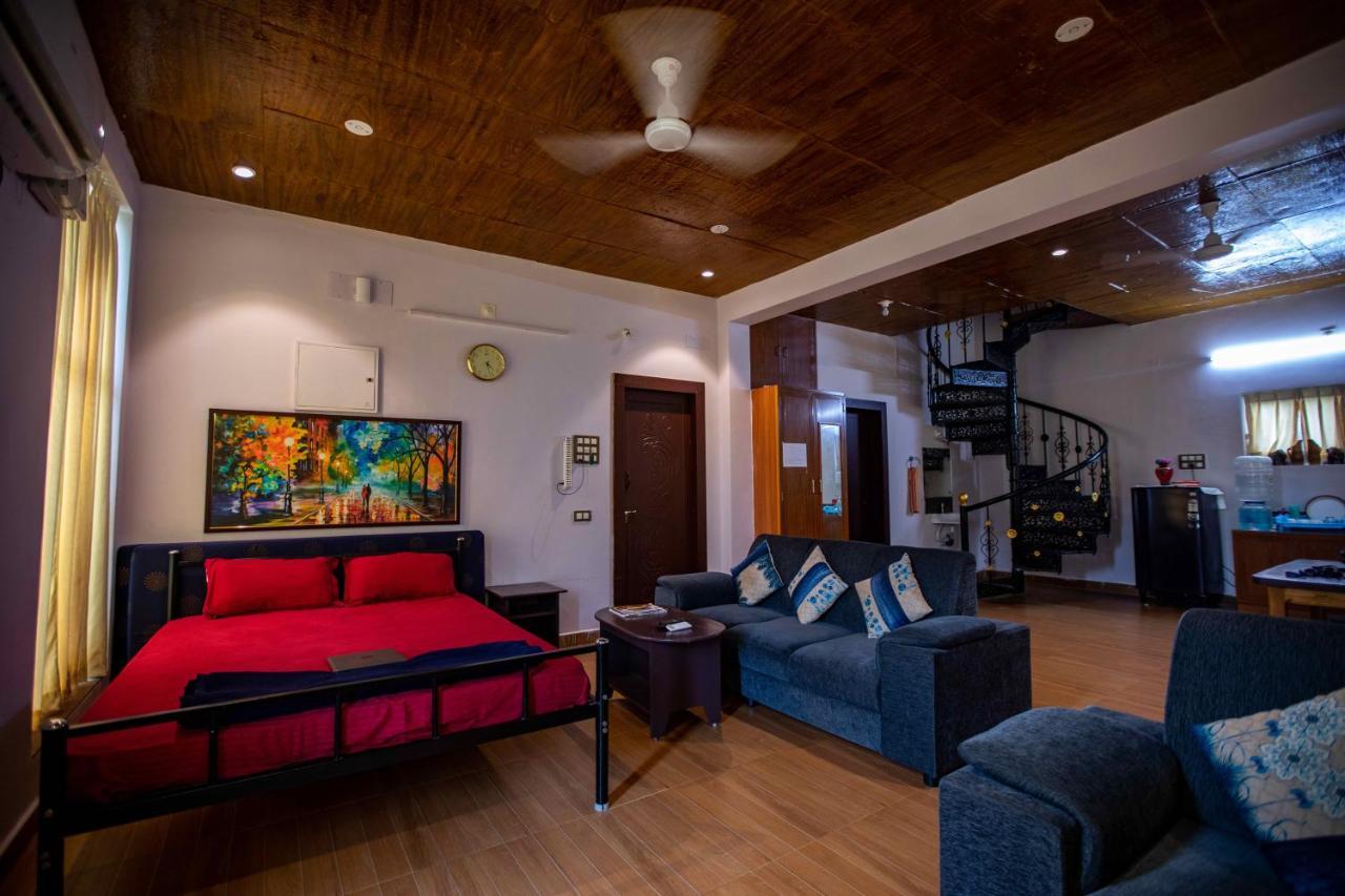 Waves Beach House Puducherry Buitenkant foto
