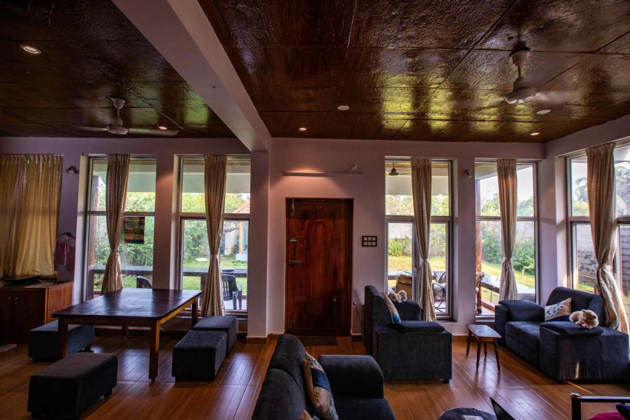 Waves Beach House Puducherry Buitenkant foto