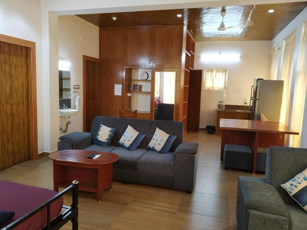 Waves Beach House Puducherry Buitenkant foto